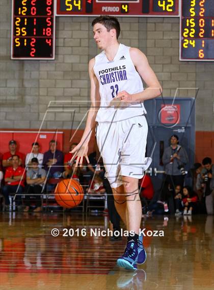 Thumbnail 2 in Foothills Christian vs. Mater Dei (Nike Extravaganza) photogallery.