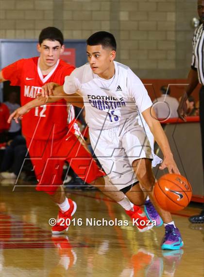 Thumbnail 2 in Foothills Christian vs. Mater Dei (Nike Extravaganza) photogallery.