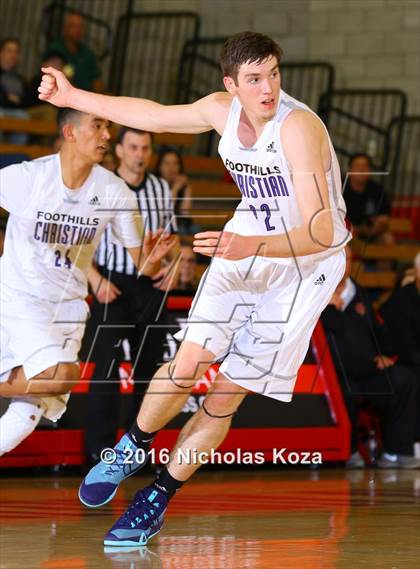 Thumbnail 3 in Foothills Christian vs. Mater Dei (Nike Extravaganza) photogallery.
