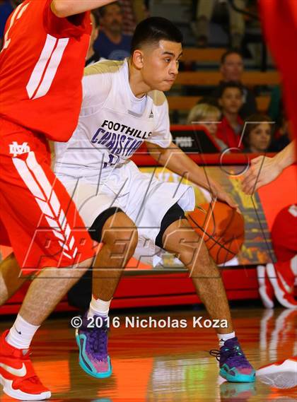 Thumbnail 2 in Foothills Christian vs. Mater Dei (Nike Extravaganza) photogallery.