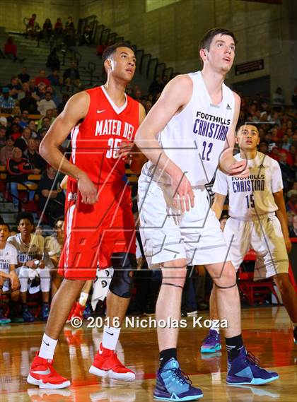 Thumbnail 3 in Foothills Christian vs. Mater Dei (Nike Extravaganza) photogallery.