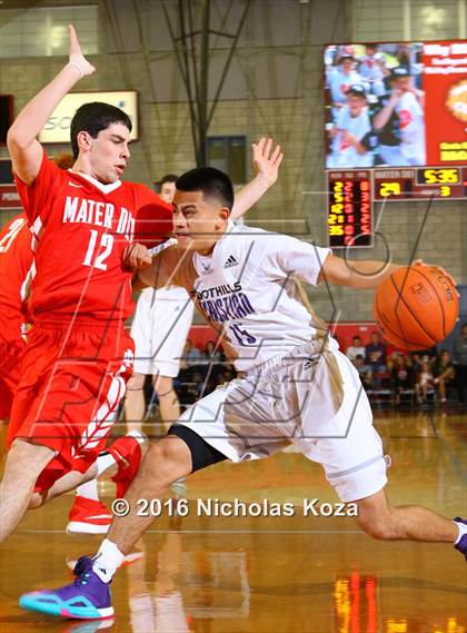 Thumbnail 3 in Foothills Christian vs. Mater Dei (Nike Extravaganza) photogallery.