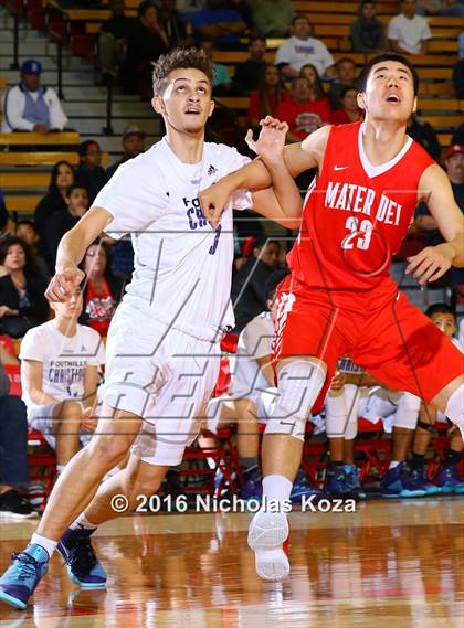 Thumbnail 3 in Foothills Christian vs. Mater Dei (Nike Extravaganza) photogallery.