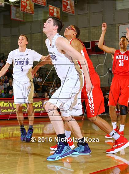 Thumbnail 2 in Foothills Christian vs. Mater Dei (Nike Extravaganza) photogallery.