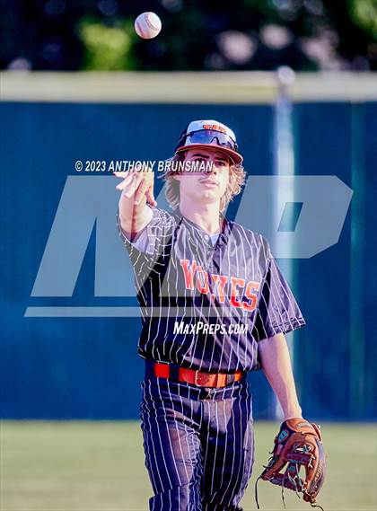 Thumbnail 2 in Oakmont vs. Woodland (CIF SJS D4 Final) photogallery.