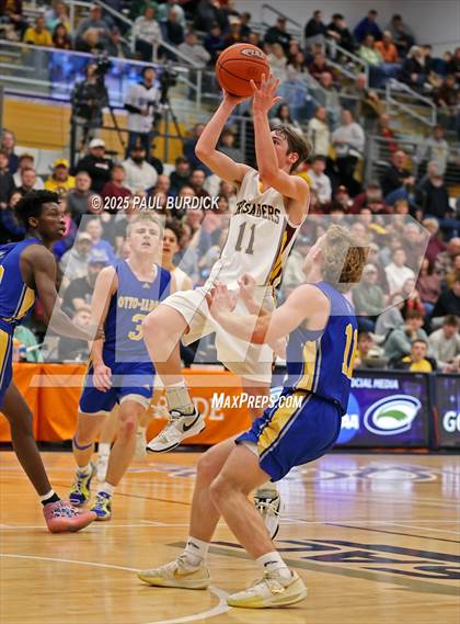 Thumbnail 2 in Otto-Eldred vs. Elk County Catholic (District 9 1A Final) photogallery.
