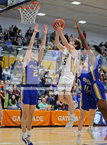 Thumbnail 3 in Otto-Eldred vs. Elk County Catholic (District 9 1A Final) photogallery.