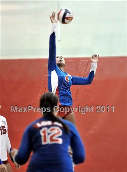 Thumbnail 1 in South vs. Los Alamitos (Molten Classic) photogallery.