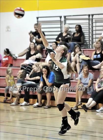 Thumbnail 3 in South vs. Los Alamitos (Molten Classic) photogallery.