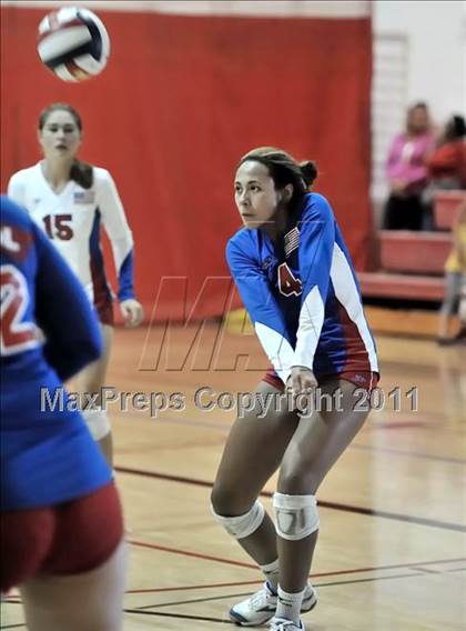 Thumbnail 1 in South vs. Los Alamitos (Molten Classic) photogallery.