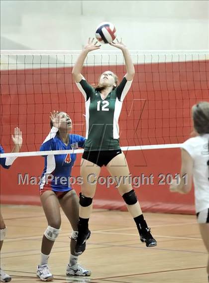 Thumbnail 3 in South vs. Los Alamitos (Molten Classic) photogallery.