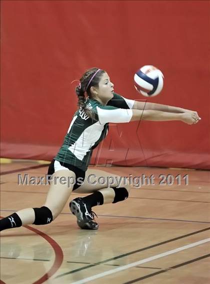 Thumbnail 1 in South vs. Los Alamitos (Molten Classic) photogallery.