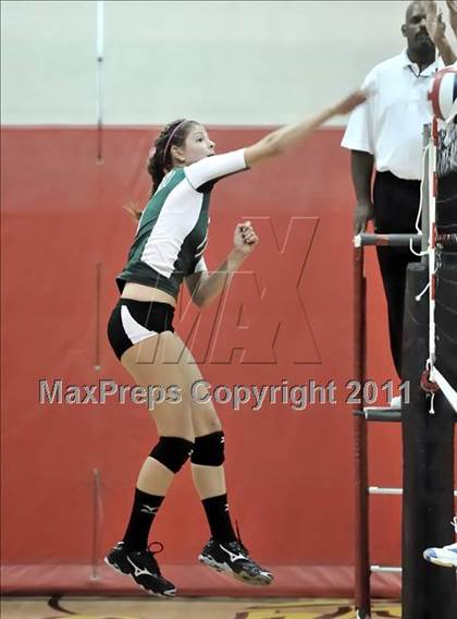 Thumbnail 2 in South vs. Los Alamitos (Molten Classic) photogallery.