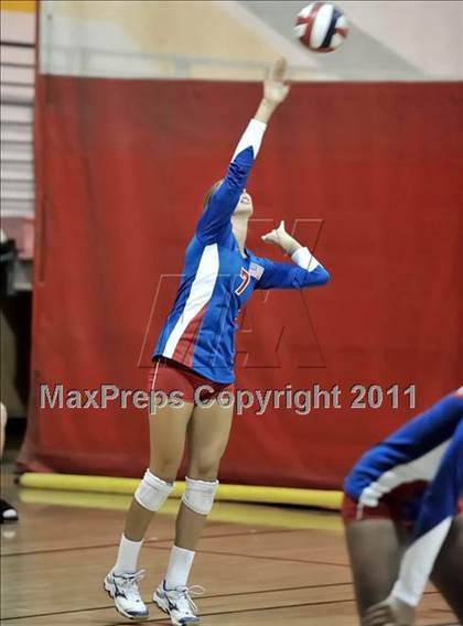 Thumbnail 1 in South vs. Los Alamitos (Molten Classic) photogallery.