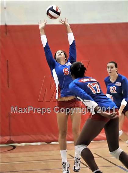 Thumbnail 1 in South vs. Los Alamitos (Molten Classic) photogallery.
