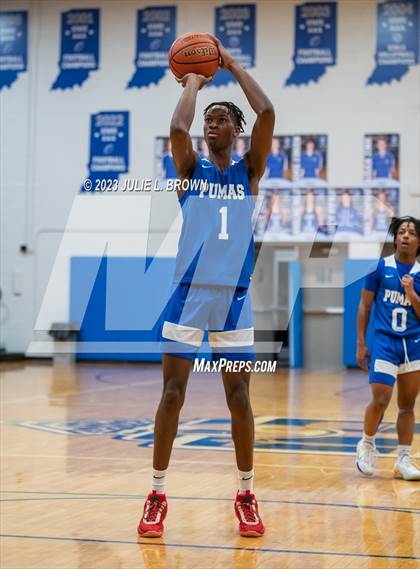 Thumbnail 2 in Indianapolis Metropolitan @ Indianapolis Bishop Chatard photogallery.
