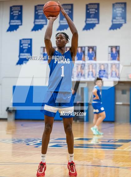 Thumbnail 1 in Indianapolis Metropolitan @ Indianapolis Bishop Chatard photogallery.