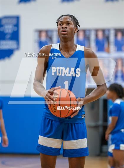 Thumbnail 1 in Indianapolis Metropolitan @ Indianapolis Bishop Chatard photogallery.