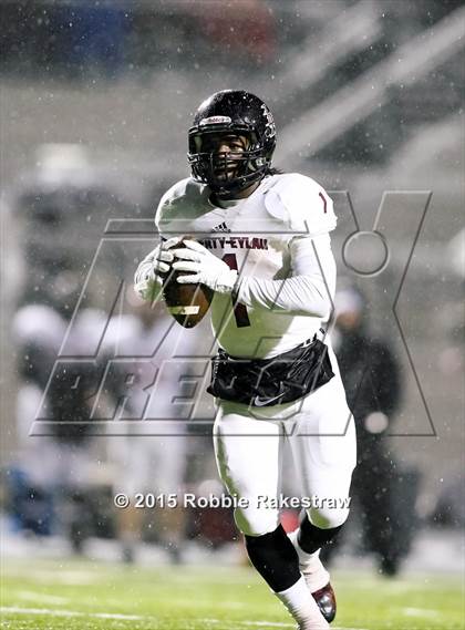 Thumbnail 1 in Liberty-Eylau vs. Kaufman (UIL 4A Regional Playoff) photogallery.