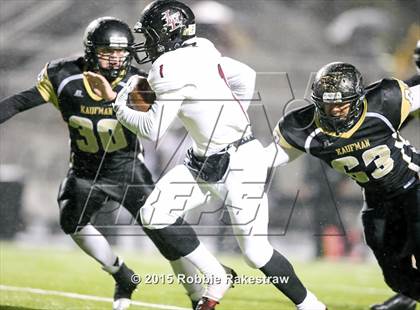 Thumbnail 1 in Liberty-Eylau vs. Kaufman (UIL 4A Regional Playoff) photogallery.