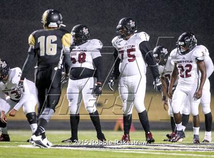 Thumbnail 1 in Liberty-Eylau vs. Kaufman (UIL 4A Regional Playoff) photogallery.