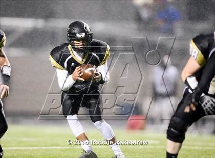 Thumbnail 3 in Liberty-Eylau vs. Kaufman (UIL 4A Regional Playoff) photogallery.