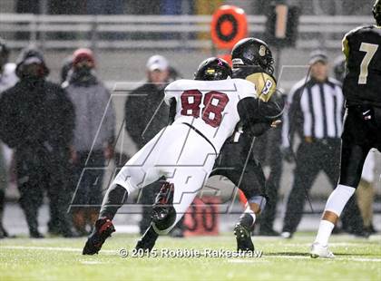 Thumbnail 1 in Liberty-Eylau vs. Kaufman (UIL 4A Regional Playoff) photogallery.