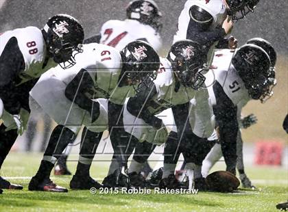 Thumbnail 1 in Liberty-Eylau vs. Kaufman (UIL 4A Regional Playoff) photogallery.