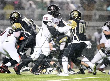 Thumbnail 1 in Liberty-Eylau vs. Kaufman (UIL 4A Regional Playoff) photogallery.
