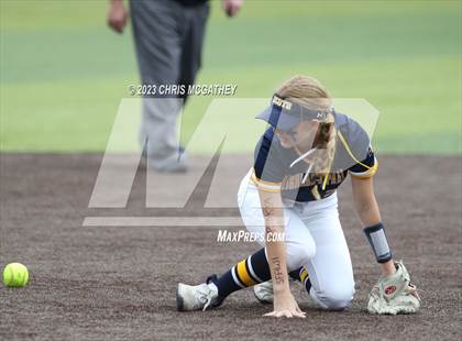 Thumbnail 3 in Arlington Martin @ Highland Park (UIL 6A Softball Region II B-District) photogallery.