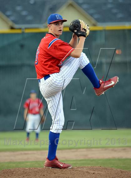 Thumbnail 1 in Reno vs Spanish Springs (NIAA D1 Playoff Game) photogallery.