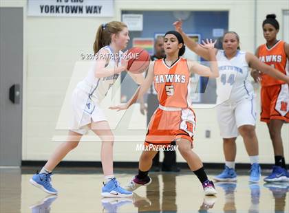 Thumbnail 1 in Hayfield @ Yorktown photogallery.