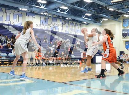 Thumbnail 1 in Hayfield @ Yorktown photogallery.