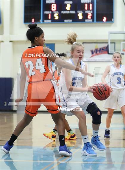 Thumbnail 1 in Hayfield @ Yorktown photogallery.