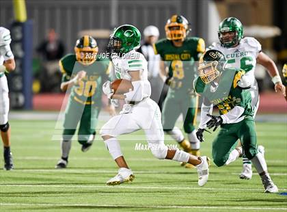 Thumbnail 3 in Cuero Vs Crystal City (Class 4A Div 2 Second Round) photogallery.