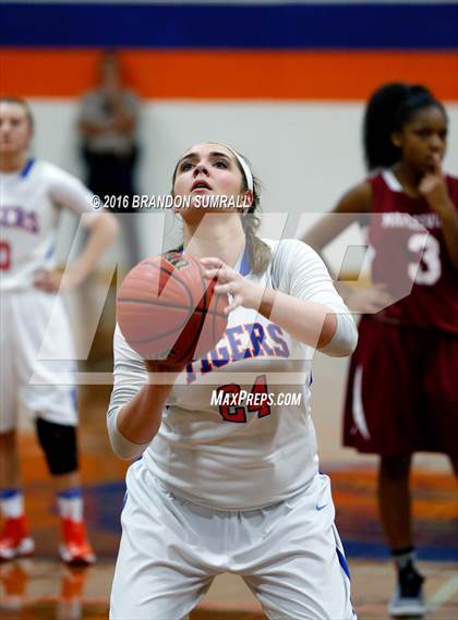 Thumbnail 2 in Maplesville @ Chilton County photogallery.