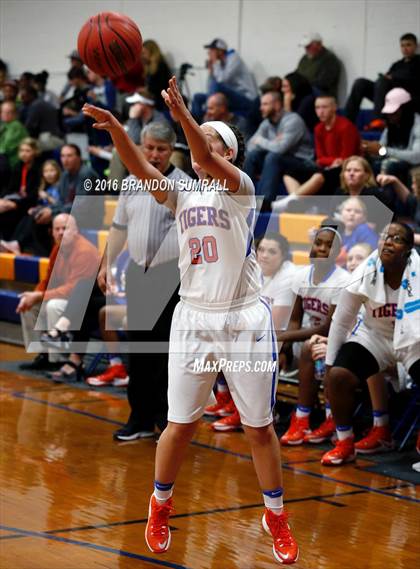 Thumbnail 3 in Maplesville @ Chilton County photogallery.