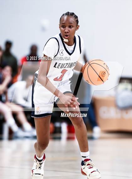 Thumbnail 3 in Brentwood School vs Leuzinger (CIF SS Division 2A Championship) photogallery.