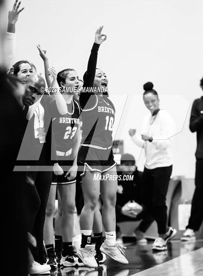 Thumbnail 3 in Brentwood School vs Leuzinger (CIF SS Division 2A Championship) photogallery.
