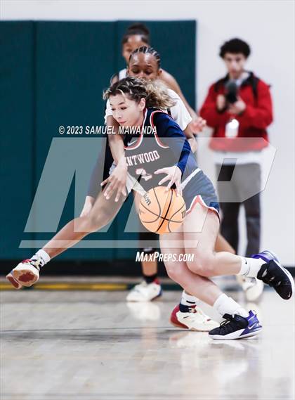 Thumbnail 3 in Brentwood School vs Leuzinger (CIF SS Division 2A Championship) photogallery.