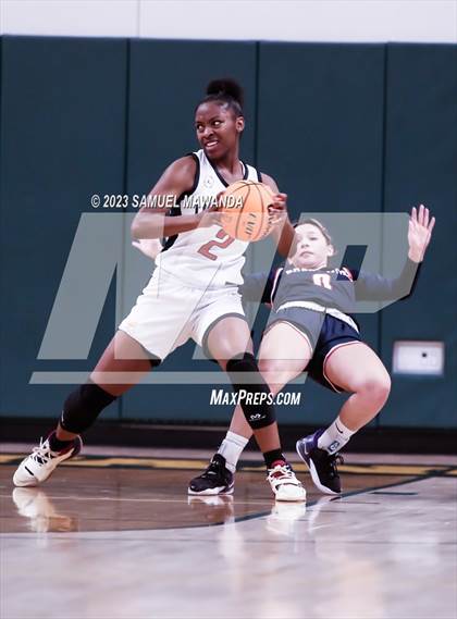Thumbnail 2 in Brentwood School vs Leuzinger (CIF SS Division 2A Championship) photogallery.
