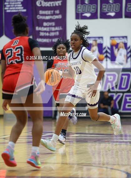 Thumbnail 2 in Butler @ Ardrey Kell (NCHSAA 4A Round 1) photogallery.