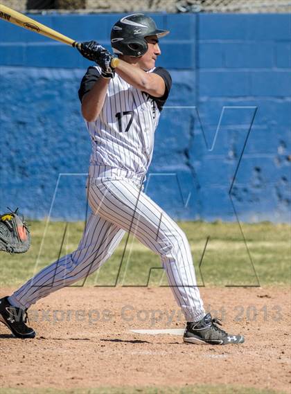 Thumbnail 3 in Cobre vs. Raton photogallery.