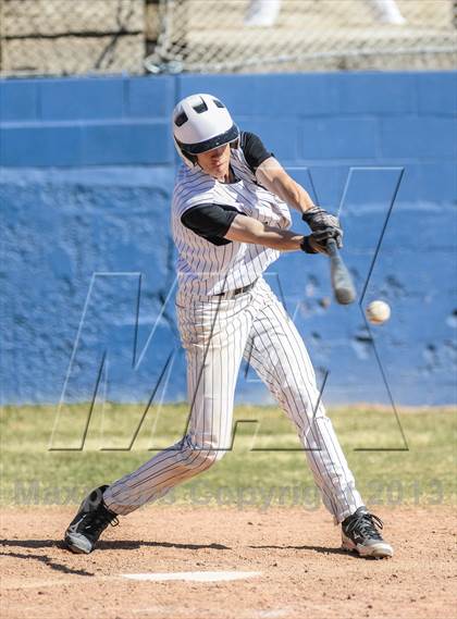 Thumbnail 3 in Cobre vs. Raton photogallery.