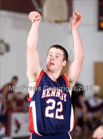 Thumbnail 1 in Kennedy Catholic @ Magnus photogallery.