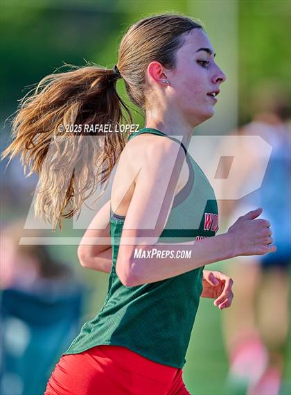 Thumbnail 1 in UIL 6A Track & Field Area 13&14 (1600M) photogallery.