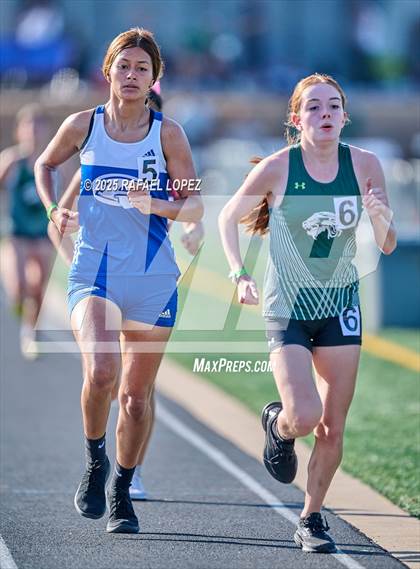 Thumbnail 3 in UIL 6A Track & Field Area 13&14 (1600M) photogallery.