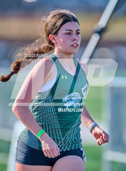 Thumbnail 1 in UIL 6A Track & Field Area 13&14 (1600M) photogallery.