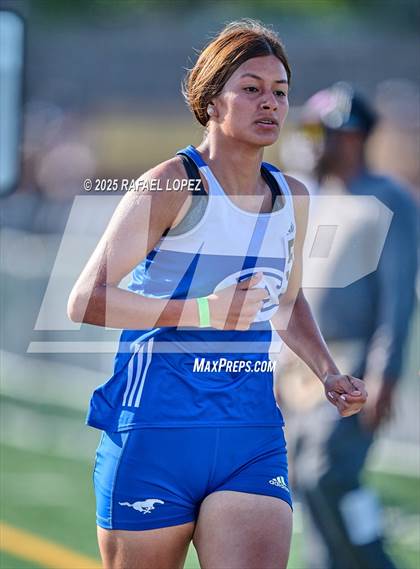 Thumbnail 1 in UIL 6A Track & Field Area 13&14 (1600M) photogallery.