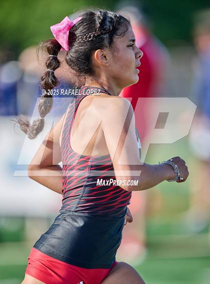 Thumbnail 3 in UIL 6A Track & Field Area 13&14 (1600M) photogallery.